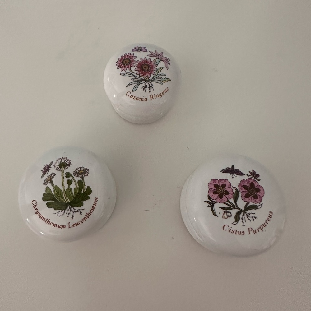 Portmeirion botanic garden 3 drawer pulls floral cabinet knobs flowers
